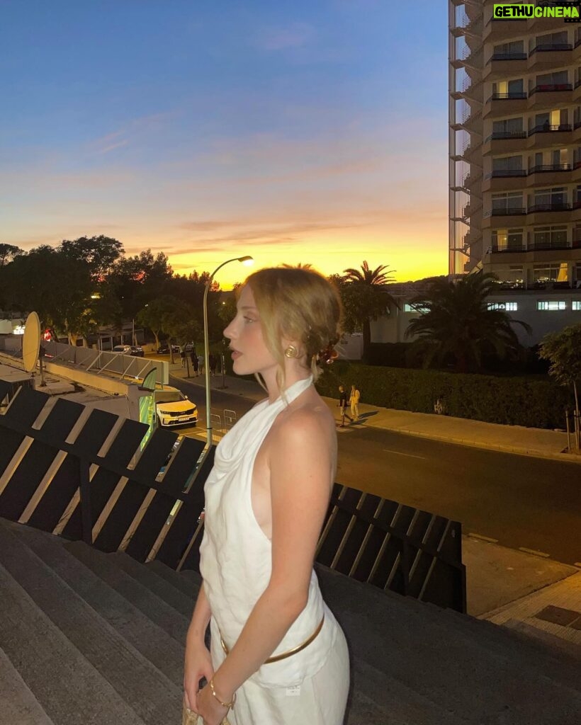 Denisse Peña Instagram - Missing those sunsets 💌