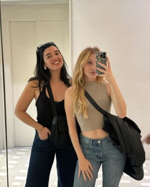 Denisse Peña Instagram - Una chica muy feliz 48h en Bcn haciendo todos los planes de turista posibles ✨