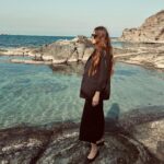 Deniz Barut Instagram - Birbirimize söylediğimiz onca şey… 🌊