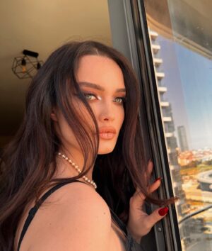 Deniz Durmaz Instagram - Işıltı,sihirli eller,güzel kalp;
#makeup by @cuneytseven ✨