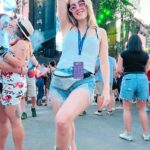 Denyzee Instagram - J’ai vécu ma meilleure vie cette année au Festival d’été de Québec 🤍 Petit récap de mes 11 jours de @festivaleteqc 🎉 Pour ceux qui me suivent depuis un certain temps, vous le savez c’est un des plus gros festivals en Amérique du Nord où la programmation de cette année était incroyable 😻 @pitbull @honeymoon @imaginedragons @greenday @foofighters @lescowboysfringants @gryffin @illenium @nervomusic et bien plus… Merci à @bleufeu_ @festivaleteqc pour m’avoir permis de vivre ces moments riches en émotion ☀️