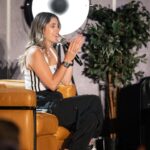 Denyzee Instagram - Beaux moments de partage avec pleins de belles personnes au @royaumeduweb ☀️ Sous l’objectif du talentueux @flavian_couvreur 📸 merci pour les magnifiques photos, trop heureuse 😁 #royaume #royaumeduweb #presentatrice #presentation #suisse #switzerland