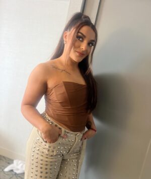 Deonna Kupryk Instagram - When your husband becomes your personal photographer 📸 (swipe for a treat 🤌)