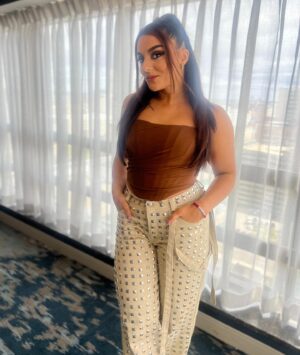 Deonna Kupryk Instagram - When your husband becomes your personal photographer 📸 (swipe for a treat 🤌)