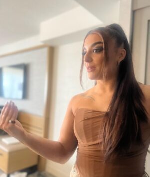 Deonna Kupryk Instagram - When your husband becomes your personal photographer 📸 (swipe for a treat 🤌)