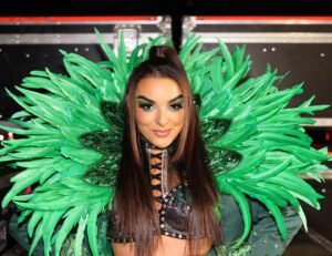 Deonna Kupryk Instagram - It’s giving ✨ Vegas Show Girl ✨
•
📸 @bozdtwd