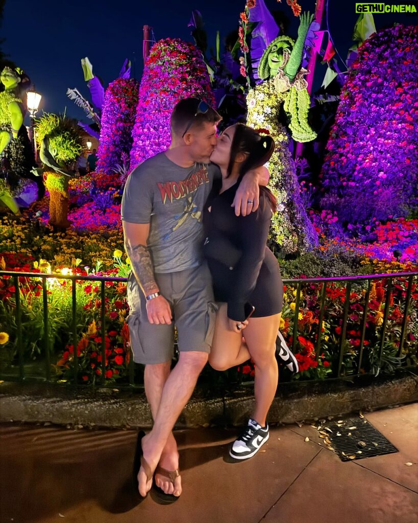 Deonna Kupryk Instagram - the one where @stevemaclin wears flip flops to Epcot 🥴😵‍💫