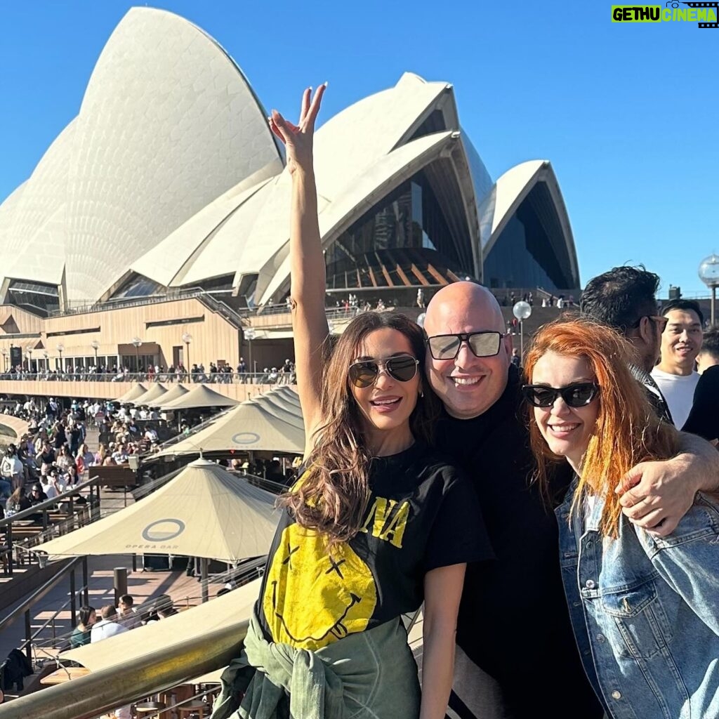 Despina Vandi Instagram - Touristsες!😂 #sydney #australia