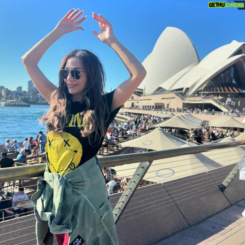 Despina Vandi Instagram - Touristsες!😂 #sydney #australia