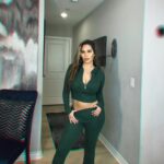 Destiny Monique Instagram - When every outfit is 🔥🔥🔥🔥@wihollofficial_ did that! And this is why they are my favorite brand! Thankful for this on going collaboration! 🤗 - I love the fact that they gave me an 18% off code for you all as well! 😱 I just might use my own code and get a few more items. 😅 Use: Destiny18 <—— . . . . #haul #fashionstyle #fallfashion #wihollfashion #wiholl #stylepost #discountcode #ad