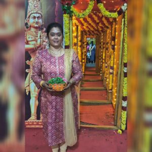 Devipriya Instagram - என் பிறந்தநாளன்று வைகுண்ட ஏகாதசி சொர்க்கவாசல்  தரிசனம்.🙏😇🙏