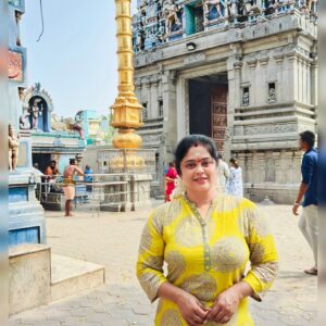Devipriya Instagram - Blissful Thursday... my spl auspicious day.Blessings  to all🙌😇🙌#dearsdarlingsdudes❤️❤️❤️❤️ #devipriya23_official