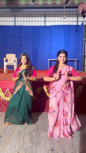 Devipriya Instagram - சின்ன சின்ன ஆசை with @puthuvasantham_suntv team 
@suntv 
@shyamji_s @devipriya23_official 
@_soniyasuresh_ @actornathanshyam @vaishnavi_naaiyak @gowthamivembunathan @kovai_babu007 @shravandwaraganath @ssivakavitha @williams.shanthi @actress_ghouse_nisha_official @kuruvi_tamilselvan 
.
.
.
.
.
.
.
.
.
.
.
.
#suntv #puthuvasantham #puthuvasanthamonsuntv