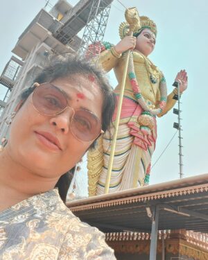 Devipriya Instagram - On my way bk  from yercaud to Chennai visited 
Sri muthumalaimurugan temple
Vazhapadi. Azhagu muruganin darisanam,🙏😇🙏