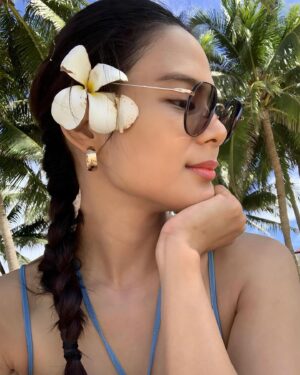 Devon Seron Instagram - Lost in paradise with my heartbeats. 🌴💕