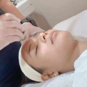 Devon Seron Instagram - Healthy skin, happy soul! 🧖🏽‍♀️🥰 @benchskinexpert
