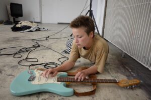 Devrim Lingnau Instagram - Band für einen Tag, Performance, 2022 

w/ @sweet_boi_123 und Fotos von @tony_throwaway