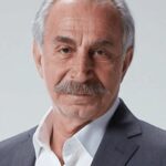 Devrim Yakut Instagram - Çok şaşkın ve çok ama çok üzgünüm...Güle güle canim Rıza Akın.Devrin daim olsun.🙏