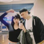 Dewi Chien Instagram - 🧩四月碎片： 1、每週上一堂高爾夫球課。 2、偶爾也會當當送貨小妹～ 3、連四天婦幼展差不多站了30小時⋯ 4、好天氣收工後獲得復古拍立得乙張！ 5、被抹蛋糕在眼球上好像要記錄一下⋯ 6、慈善撲克賽不小心得名還能做公益🤙🏻 7、上次看午夜場電影不知道是民國幾年？ 8、9、🥭自拍小腳ㄚ 🥕快把鋼琴彈壞⋯ 10、人生第一次遇到好想養的狗兒-小黃金～