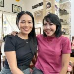 Dewi Lestari Instagram - Pertemuan para penulis yang tergabung di asosiasi ALINEA. Acara sederhana tapi berjejak dalam. Di antara makan-makan, tukar cerita, dan diskusi rencana kerja, kami juga sempat bergantian membaca puisi-puisi alm Joko Pinurbo untuk mengenang warisan susastra beliau. Terima kasih superhost kami, Bu Magda Sitorus, yang sudah membuka rumah dan menyediakan menu masakannya sendiri. Ditambah lagi dengan sumbangan masakan Manado dari AE, iced coffee andalan yours truly, dan sajian dari kawan-kawan lainnya. Sungguh hangat dan menyenangkan. Sampai jumpa di pertemuan berikut 👋 Yang belum follow @id.alinea silakan ya. Bakal ada program-program menarik dan juga situs gres dari kami. Nantikan! ❤️ #AlineaID #Alinea