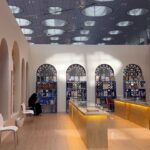 Dewi Lestari Instagram - Di panggung Doha International Book Fair sore itu, saya menyaksikan semangat dan antusiasme para diaspora, juga gelitik rasa ingin tahu dari tuan rumah akan dunia perbukuan di Indonesia. Sebagai salah satu festival buku ter-“senior” di jazirah Arab, DIBF memiliki prestise dan kredibilitas yang sangat baik. Semoga Indonesia semakin punya tempat dan jendela yang lebih luas dari tahun ke tahun untuk memperlihatkan kekayaan budaya dan kreativitasnya di ajang DIBF. Sebuah kehormatan bisa menjadi pembicara Asia Tenggara pertama di panggung DIBF 2024 ❤️ Terima kasih KBRI Qatar @indonesiaindoha, khususnya Pak Dubes Ridwan dan Bu Lita yang telah hadir, Pak Ali Murtado, Kemendikbud, dan tim DIBF yang memungkinkan sesi “The Contemporary Landscape of Indonesian Literature” ini terwujud. Terima kasih @chelsyrawinkaurgill yang telah memoderatori acara dengan lancar. Tak lupa, semua hadirin yang telah meramaikan sesi maupun stan Indonesia di DIBF. Semoga satu hari nanti saya bisa berkunjung ke Doha dan menjadi bagian lagi dari DIBF ☺️👋 Batik by @iwantirta_batik #DohaInternationalBookFair #DIBF2024 #Qatar #Doha #EventDee
