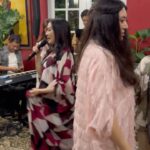 Dewi Lestari Instagram - Ini bukber paling goks, sih. Gimana nggak? Puluhan penyanyi berbagai genre dikumpulin, dikasih band se-ciamik @irvanbandjakarta yang bisa bawain segala lagu, sound system uenak dan pas, kelarrr! Jangan lewatkan satu slide pun ya ghaes, karena inilah konser rumahan ter-epic yawlaaa! 🔥 Terima kasih atas suguhan dan kehangatan all out dari sang tuan rumah, Mbak @yunishara36. Bahagia sekali bisa berkumpul dengan kawan-kawan biduan & biduanita. Nggak tahu kapan lagi bisa nyanyi bareng selepas dan sehepi ini ❤️ You are all amazing! 🔥