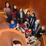 Dewi Lestari Instagram - Ternyata prediksi Ketua Panitia @earlydinda akurat. Bukber SD Suka Senam itu kudu dibikin di ruangan privat. Walau cuma 12 peserta, ternyata berpotensi bikin onar satu restoran. GINI SIH KELAKUANNYA! Bikin give away, jadi take away. Bikin iftar, jadi ift-war! 🤪Memang mesti disekap aja semuanyah! 😂 #SDSukaSenam