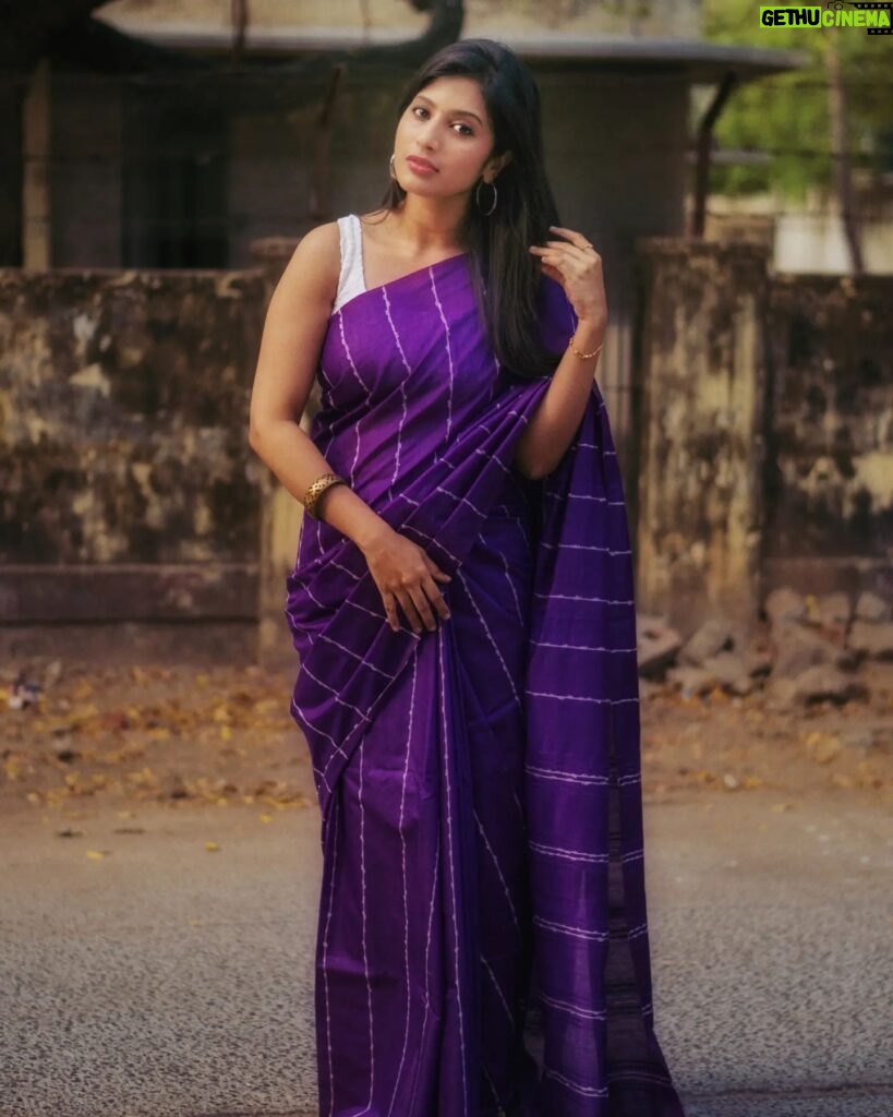 Dhanalakshmi Saminathan Instagram - I 💜 You Comment your favourite 1,2,3,4,5 🙈😍 Saree : @askcouturesaree Shot by : @tru_the_lens_with_monk . . . #purple #sareelove #sareeseries #photography #photoshoot #photoframes #picoftheday #ootd #photooftheday #photogram #portrait #sareestyling #love #featured #fyp #dhanasaminathan