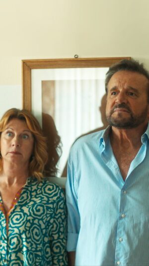 Dharma Mangia Woods Instagram - Forse non sono pronti a rinunciare all’eredità della nonna. Dopo “Natale a tutti i costi” Christian De Sica, Angela Finocchiaro, Claudio Colica e Dharma Mangia Woods tornano  in “Ricchi a tutti i costi”, in arrivo solo su Netflix il 4 giugno.