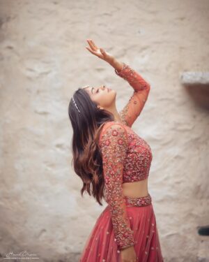 Dharshana Ashokan Instagram - She is a mess made up of art and dreams 

Costume - @nirali_design_house 
Photography- @haran_official_