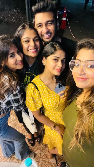 Dharshana Ashokan Instagram - #gillie #kokkorakko #reels #trending #trendingreels #reelsinstagram #reels #love #nepv #thalapathy #vijay #trisha #friendshipgoals #gang #friends #reelsvideo #reelsindia #reelsinsta #tamil #kollywood #explore #fyp