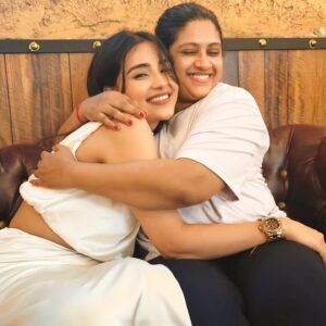Dharshna Sripal Instagram - 🥂🫶
