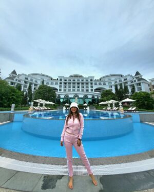 Dhrriti Saharan Reddy Instagram - Say Hello to this Gorgeousness @vinpearl.official at Halong Bay ❤️
Swipe to see my Room View 😍
Wearing : @superdry 
Watch : @bulgari 
Bag : @marcjacobs 
#DS🦋 #DhrritiSaharan #halongbay #vietnam