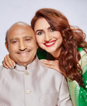 Dhrriti Saharan Reddy Instagram - Papa Jaisi Main 
Mere Jaise Papa ♥️
I love you Papa!!! 
#happyfathersday #daddyslittlegirl