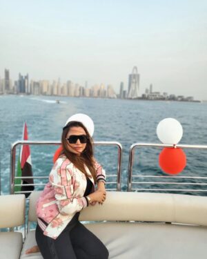 Dhrriti Saharan Reddy Instagram - Vitamin Sea भी ज़रूरी है । ♥️
#DS🦋 #DhrritiSaharan #Dubai #nofilter