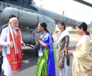Dhrriti Saharan Reddy Instagram - Mom @manjusree_jaipalreddy_patlolla as the FIRST CITIZEN of Sangareddy District receiving our beloved Prime Minister Shri Narendra Modi Garu @narendramodi upon his arrival in Sangareddy! Along with @kondasurekha garu… 
#jaitelangana #jaibharat 
.
.
#narendramodi #manjusreejaipalreddy #sangareddydistrict