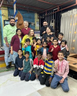 Dhrriti Saharan Reddy Instagram - My get togethers are always spending time with our little ones at Ashram ❤️🫶

Celebrated the success of I Miss You Song by @dhrritisaharan @soultunesbydhrriti with the kiddos of @khushiyaanbalniwas & @mangalabenbalikaniwas 

Was so so happy to meet my dance teacher Neeti Maam who actually helped me to overcome my stage fear when I was a kiddo !! Thank you Neeti teacher for all your Love ❤️✨