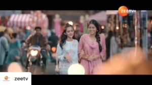 Dhwani Gori Instagram - Galat ke khilaaf uthaati hai awaaz, yahi hai Disha ka anokha andaaz. Toh miliye mujhse #MainHoonAparajita mein, 27th September se, Mon-Sat, shaam 7:30 baje, sirf @zeetv par. 

@shweta.tiwari
@manavgohil
@dhwanigorii
@anushka_merchande
@shrutisanjeev78
@ishwetagulati
