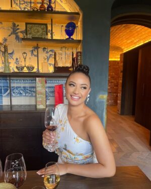 Diamond Langi Instagram - Happiness is the definition of success to me🥰✨👑 Photo credit to my beautiful day one : @staceyswork 💖