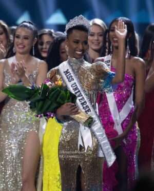 Diamond Langi Instagram - Miss New Zealand memories at @missuniverse 👑🩷