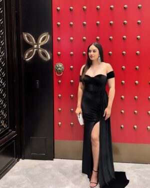Diamond Langi Instagram - I’m deeply grateful for all the heartfelt birthday wishes, feeling an abundance of joy in my heart. Thank you to everyone for marking another year with me; your kindness means the world. All glory to God💛🎂🦋🌻9️⃣