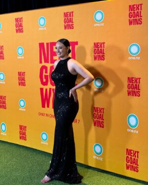 Diamond Langi Instagram - Attending the movie premiere of @nextgoalwinsfilm 🍿🎬 I had so much fun! ⚽️