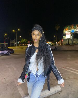 Diamond White Instagram - 💙