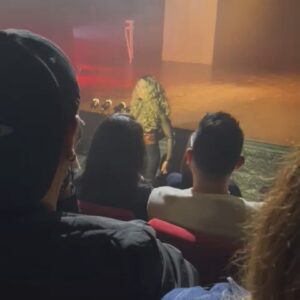 Diana Belmonte Instagram - VUELVE SIMPLEMENTE LA BELMONTE/ TERAPIA PARA SOBREVIVIR
Show de Stan up , clown e imitación.

Este 29 de Noviembre, a las 8 pm en el Teatro libre del centro
Puedes comprar tu boleta en el link de mi perfil o en la taquilla del teatro

Nos vemos en el teatro para celebrar juntos el cumpleaños de @companiavulnerable16

Fotos:  @_nick020