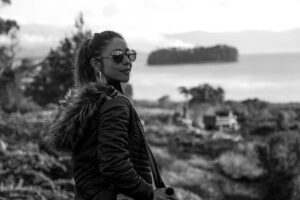 Diana Belmonte Instagram - Debo confesar que las redes me aturden  a ratos,  por eso desaparezco, no soy buena para publicar todos los días, me cuesta. Discúlpenme.
La gente que me conoce sabe que  me amarga encontrar tanta gente con ganas de joder al otro o que se siente con la autoridad moral de tener la razón y lapidar al que no piensa igual.

Hoy me uno a este movimiento... No joder al prójimo.
(Realmente el hashtag suena más bonito, no criticarnos) es un movimiento creado para no darnos tanto palo entre  las mujeres pero yo lo veo tan aplicable para todos que aquí va.

En fin 
Sin divisiones. Vivamos y dejemos vivir que ya la vaina está compleja de entender y acoplarse

Que gracias ❤️

Un beso

Foto tomada por @velofrankfor

 @paolaamorenoe
@pauleebrown 
-
-
-
-
#actress #actriz #paz #cuarentena  #humanidad #woman #colombia #hollywood #reto # mujeres #hombres #challengeaccepted
