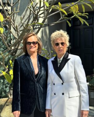 Diana Nyad Instagram - On our way to the Oscars!!!
#nyad #oscars