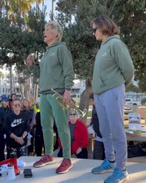 Diana Nyad Instagram - Yesterday @everwalk drew a great crowd for our NYAD OCEAN WAlK in Santa Monica. Our purpose was to raise commitment to reducing single use plastics. Dianna Cohen, CEO of the Plastic Pollution Coalition spoke to all of us about the devastation plastics are imposing on our oceans, our air, our own bodies. Let’s all of us try to choose other than plastic for our daily beverages. Each one of us can make a difference. #plasticpollutes #everwalk