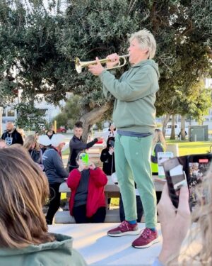 Diana Nyad Instagram - Yesterday @everwalk drew a great crowd for our NYAD OCEAN WAlK in Santa Monica. Our purpose was to raise commitment to reducing single use plastics. Dianna Cohen, CEO of the Plastic Pollution Coalition spoke to all of us about the devastation plastics are imposing on our oceans, our air, our own bodies. Let’s all of us try to choose other than plastic for our daily beverages. Each one of us can make a difference. #plasticpollutes #everwalk
