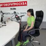 Diana Ankudinova Instagram – Сегодня была в гостях на радио @govoritmoskva ❣️

Как вам эфир?

И в честь образа, кидайте зеленые смайлы в коменты💚🥒🧩🔫💚