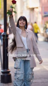 Diana Ankudinova Instagram - Каждая профессия имеет свои хорошие и плохие стороны. Поэтому, перед тем, как обесценивать чужой труд, поставьте себя на место оппонента✨🫶🏻